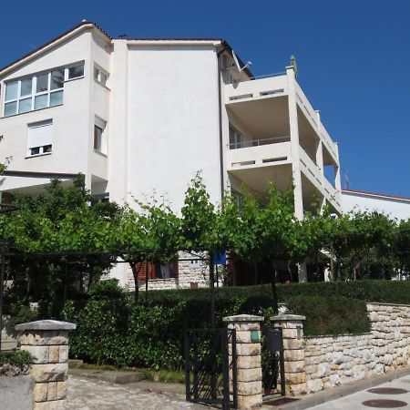 Zimmer F2 Apartment Пула Екстериор снимка