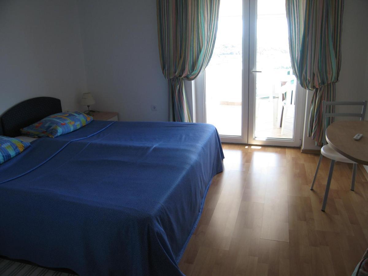 Zimmer F2 Apartment Пула Екстериор снимка